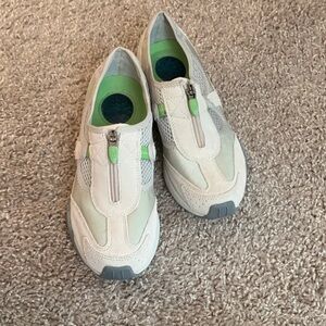 Natural Sport women’s shoes, size 6.5M